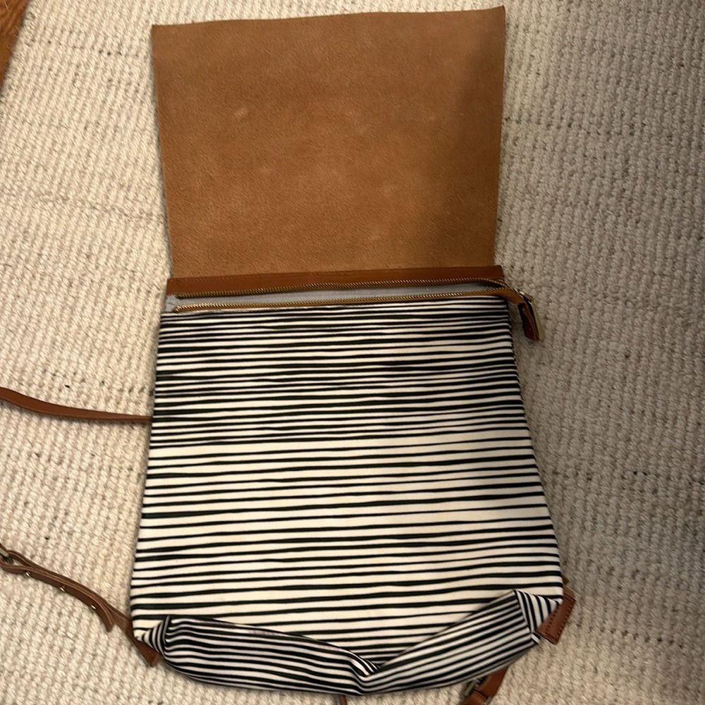 KESTREL Leather flap Backpack - Picture 3 of 9